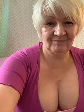 Laura Millf online show from January 16, 10:10 am