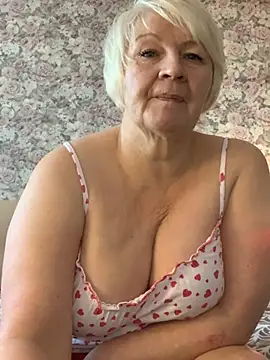 Laura Millf online show from January 19, 10:28 am