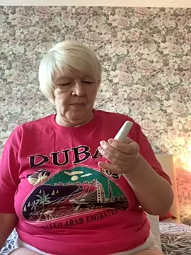 Laura Millf online show from January 20, 10:40 am