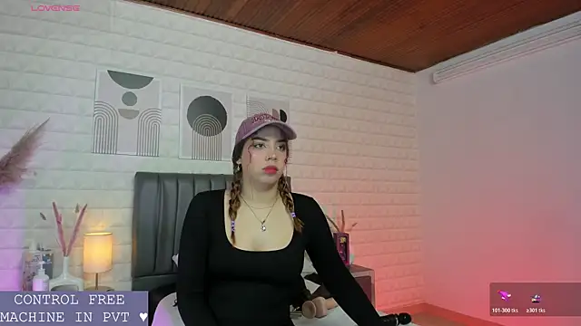 Lizzie-Evans online show from June 13, 12:03 pm