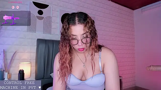 Lizzie-Evans online show from June 25, 12:09 pm
