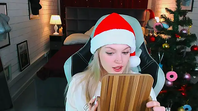 Snapshot of GraceGlamour chatting on December 17, 8:23 am GraceGlamour online show from December 17, 8:23 am