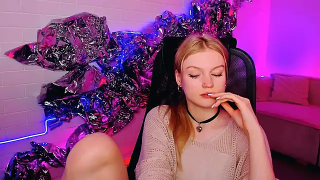 Snapshot of GraceGlamour chatting on December 22, 8:16 am GraceGlamour online show from December 22, 8:16 am