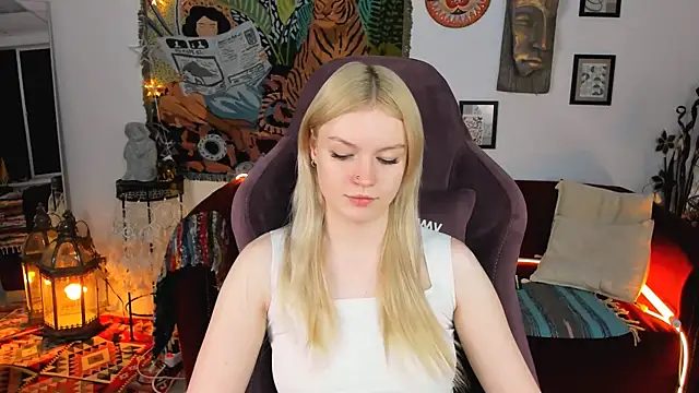 Snapshot of GraceGlamour chatting on December 27, 5:31 am GraceGlamour online show from December 27, 5:31 am