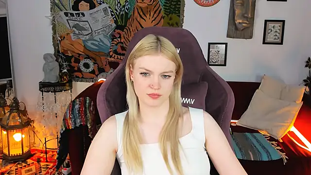 Snapshot of GraceGlamour chatting on December 27, 11:39 am GraceGlamour online show from December 27, 11:39 am