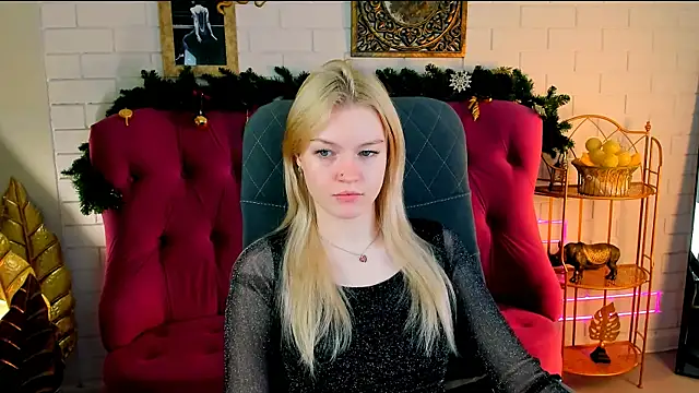 Snapshot of GraceGlamour chatting on December 30, 5:37 am GraceGlamour online show from December 30, 5:37 am