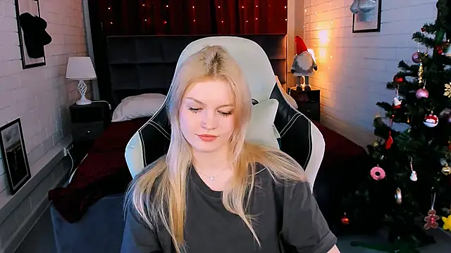 Snapshot of GraceGlamour chatting on January 5, 8:32 am GraceGlamour online show from January 5, 8:32 am
