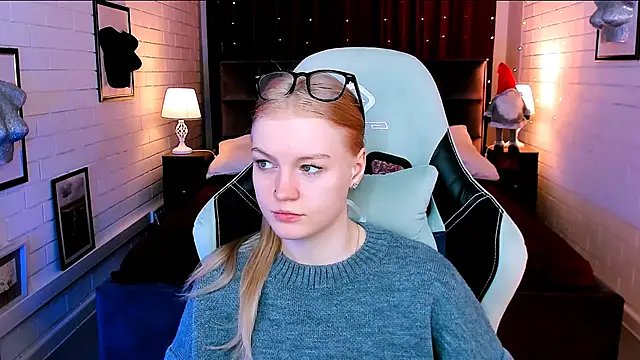 Snapshot of GraceGlamour chatting on January 14, 5:19 am GraceGlamour online show from January 14, 5:19 am