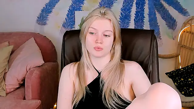 Snapshot of GraceGlamour chatting on January 28, 11:28 am GraceGlamour online show from January 28, 11:28 am