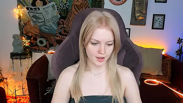 Snapshot of GraceGlamour chatting on February 8, 8:09 am GraceGlamour online show from February 8, 8:09 am
