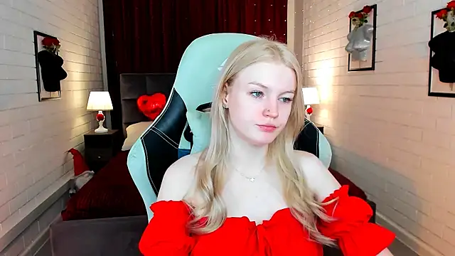 Snapshot of GraceGlamour chatting on February 12, 5:15 am GraceGlamour online show from February 12, 5:15 am
