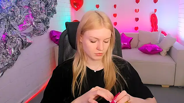 Snapshot of GraceGlamour chatting on February 22, 5:12 am GraceGlamour online show from February 22, 5:12 am