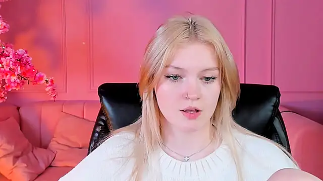 Snapshot of GraceGlamour chatting on February 27, 11:41 am GraceGlamour online show from February 27, 11:41 am