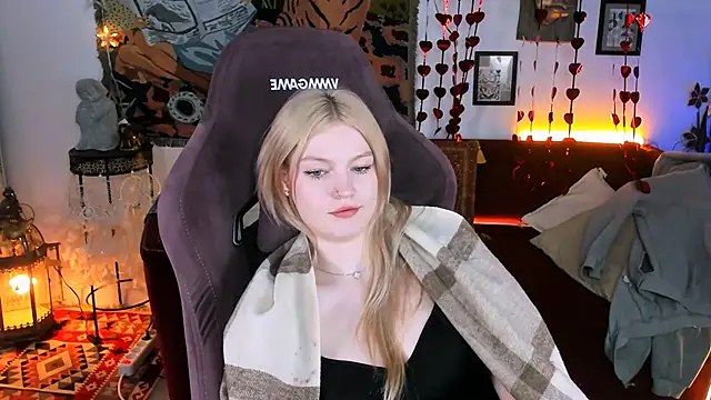 Snapshot of GraceGlamour chatting on February 28, 8:09 am GraceGlamour online show from February 28, 8:09 am