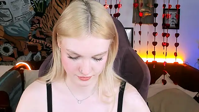 Snapshot of GraceGlamour chatting on February 28, 11:14 am GraceGlamour online show from February 28, 11:14 am