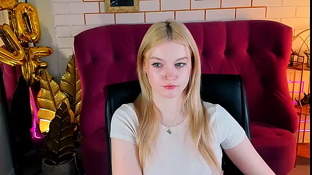 Snapshot of GraceGlamour chatting on March 3, 8:27 am GraceGlamour online show from March 3, 8:27 am