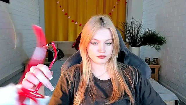 Snapshot of GraceGlamour chatting on March 4, 11:08 am GraceGlamour online show from March 4, 11:08 am