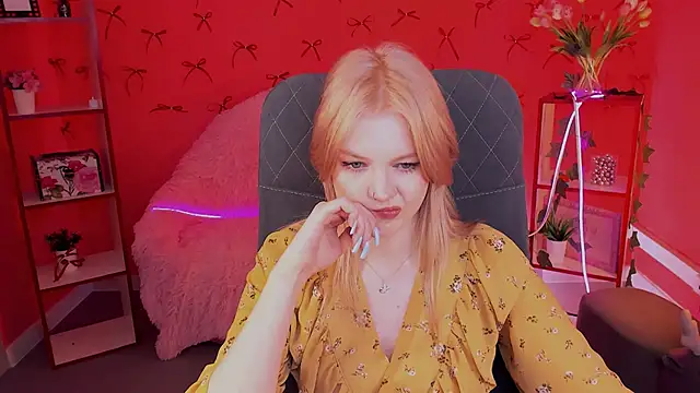 Snapshot of GraceGlamour chatting on March 7, 8:23 am GraceGlamour online show from March 7, 8:23 am