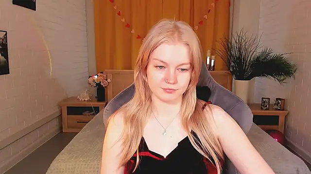 Snapshot of GraceGlamour chatting on March 8, 5:17 am GraceGlamour online show from March 8, 5:17 am