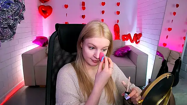 Snapshot of GraceGlamour chatting on March 11, 11:23 am GraceGlamour online show from March 11, 11:23 am