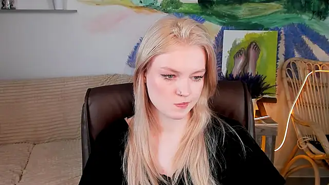 Snapshot of GraceGlamour chatting on March 12, 8:19 am GraceGlamour online show from March 12, 8:19 am