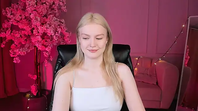 Snapshot of GraceGlamour chatting on March 14, 5:16 am GraceGlamour online show from March 14, 5:16 am