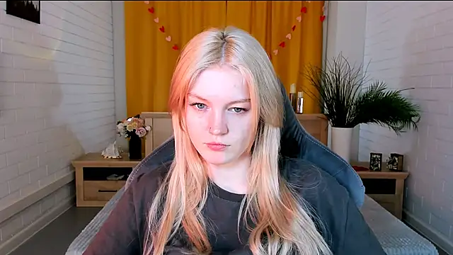 Snapshot of GraceGlamour chatting on March 21, 5:11 am GraceGlamour online show from March 21, 5:11 am