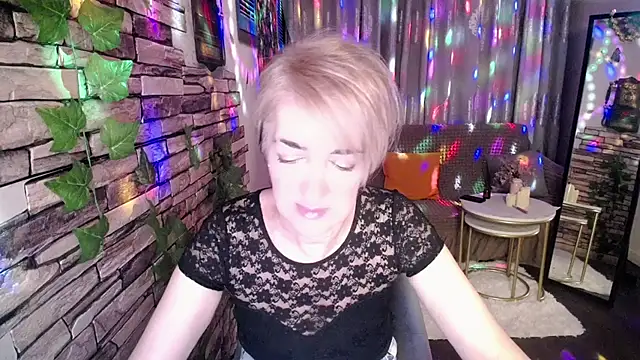 Hot Girl87 online show from December 8, 7:11 pm