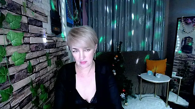 Hot Girl87 online show from December 29, 8:48 pm