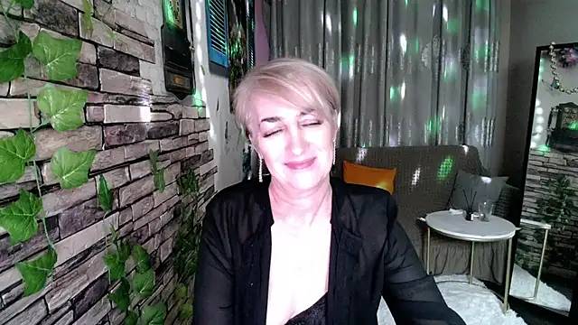 Hot Girl87 online show from December 31, 12:00 am