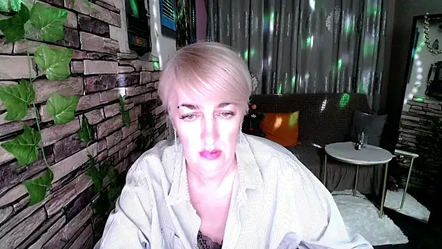 Hot Girl87 online show from January 5, 8:21 pm