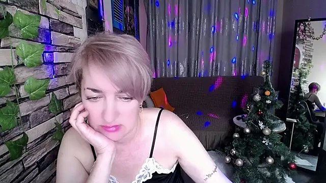 Hot Girl87 online show from January 10, 10:15 pm