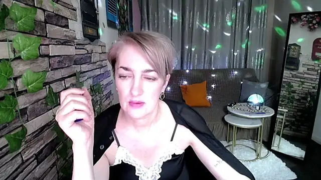 Hot Girl87 online show from January 19, 6:21 pm