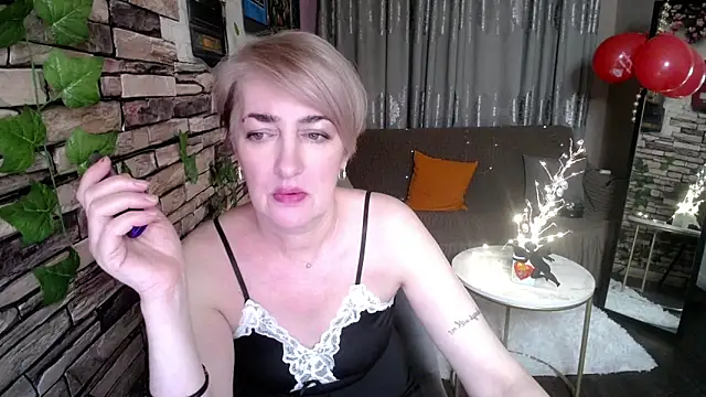 Hot Girl87 online show from February 14, 7:54 pm