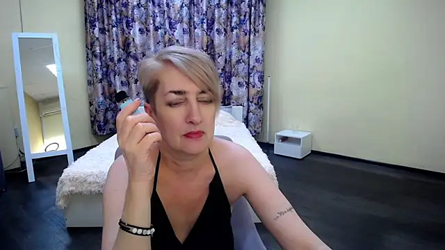 Hot Girl87 online show from March 10, 8:01 pm