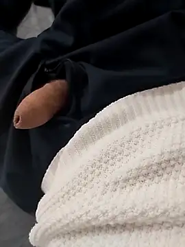 ptrz990 online show from October 24, 5:20 pm