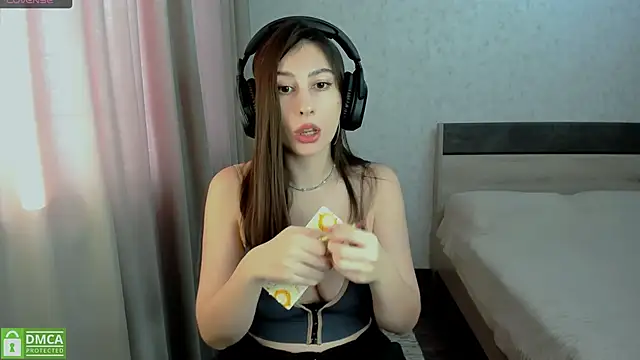 briannababy  online show from February 7, 11:47 am