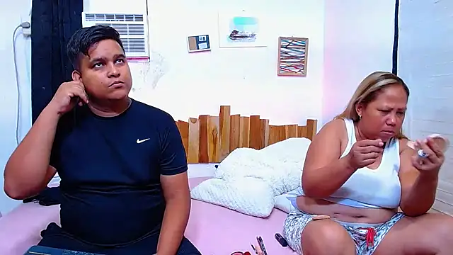 lucasandSofi online show from May 2, 9:53 pm