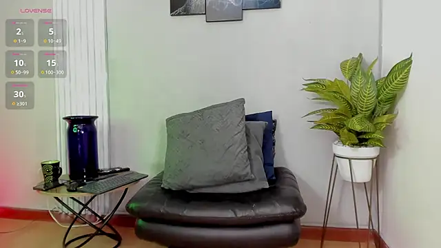 Snapshot of thomas_eliotts chatting on January 26, 10:24 pm thomas eliotts online show from January 26, 10:24 pm