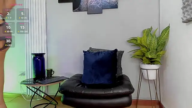 Snapshot of thomas_eliotts chatting on February 9, 7:52 pm thomas eliotts online show from February 9, 7:52 pm