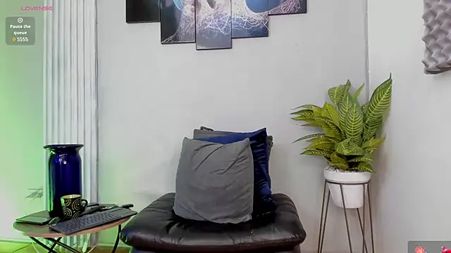 Snapshot of thomas_eliotts chatting on March 4, 8:16 pm thomas eliotts online show from March 4, 8:16 pm