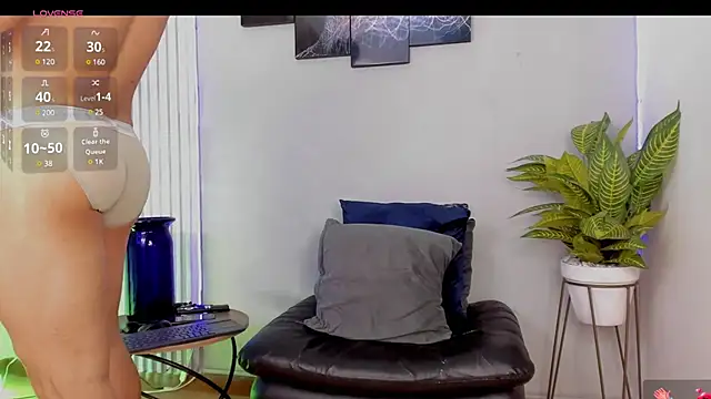 Snapshot of thomas_eliotts chatting on March 6, 8:05 pm thomas eliotts online show from March 6, 8:05 pm