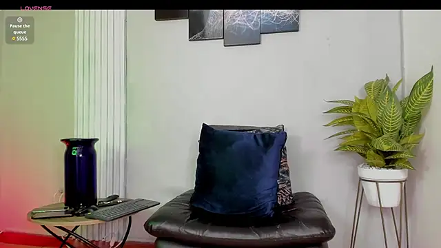 Snapshot of thomas_eliotts chatting on March 13, 8:00 pm thomas eliotts online show from March 13, 8:00 pm