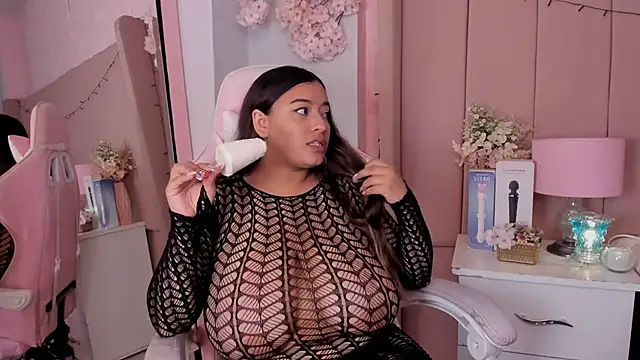 MollyBigBoobs12 online show from October 7, 8:39 pm