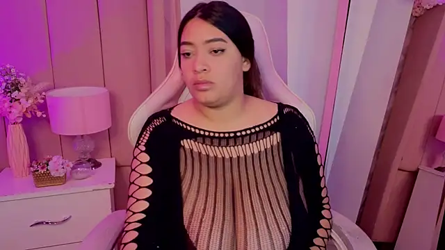 Snapshot of MollyBigBoobs12 chatting on February 13, 9:05 am MollyBigBoobs12 online show from February 13, 9:05 am