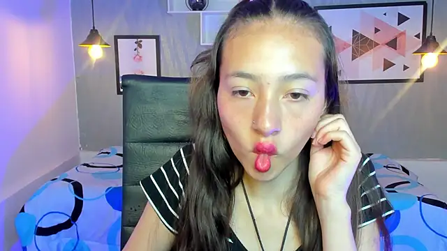 Valeria roussi online show from December 16, 1:54 pm