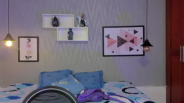 Valeria roussi online show from February 17, 2:26 pm