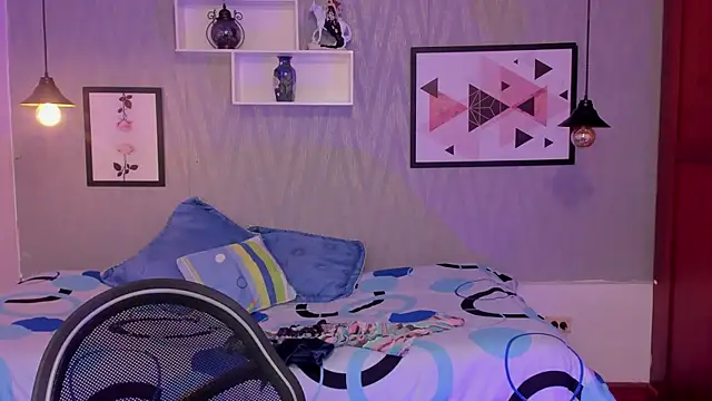 Valeria roussi online show from February 18, 2:06 pm