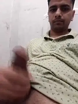 Snapshot of itachigunn chatting on March 5, 5:03 am itachigunn online show from March 5, 5:03 am