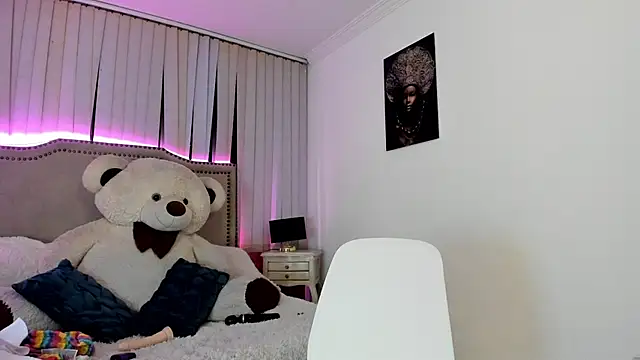 Snapshot of Valentina_Se chatting on December 18, 9:25 am Valentina Se online show from December 18, 9:25 am